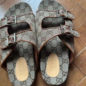 Fashion Tan Monogram Sandals slides size women’s 9